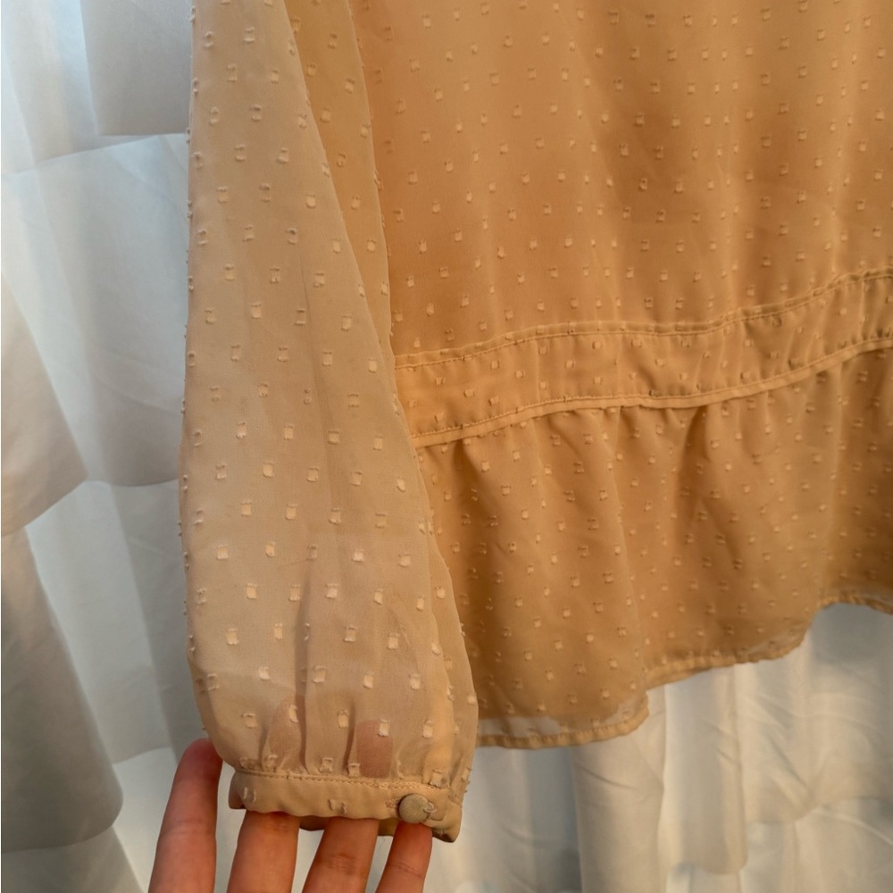 Loft pale pink Swiss dot top euc - Picture 8 of 9